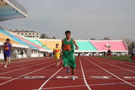 向终点冲刺.JPG
